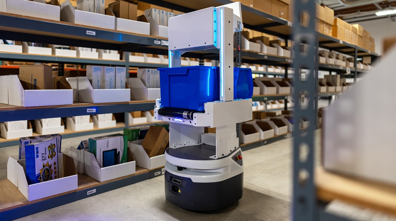 Contemporary robots move toward small-module precision gears